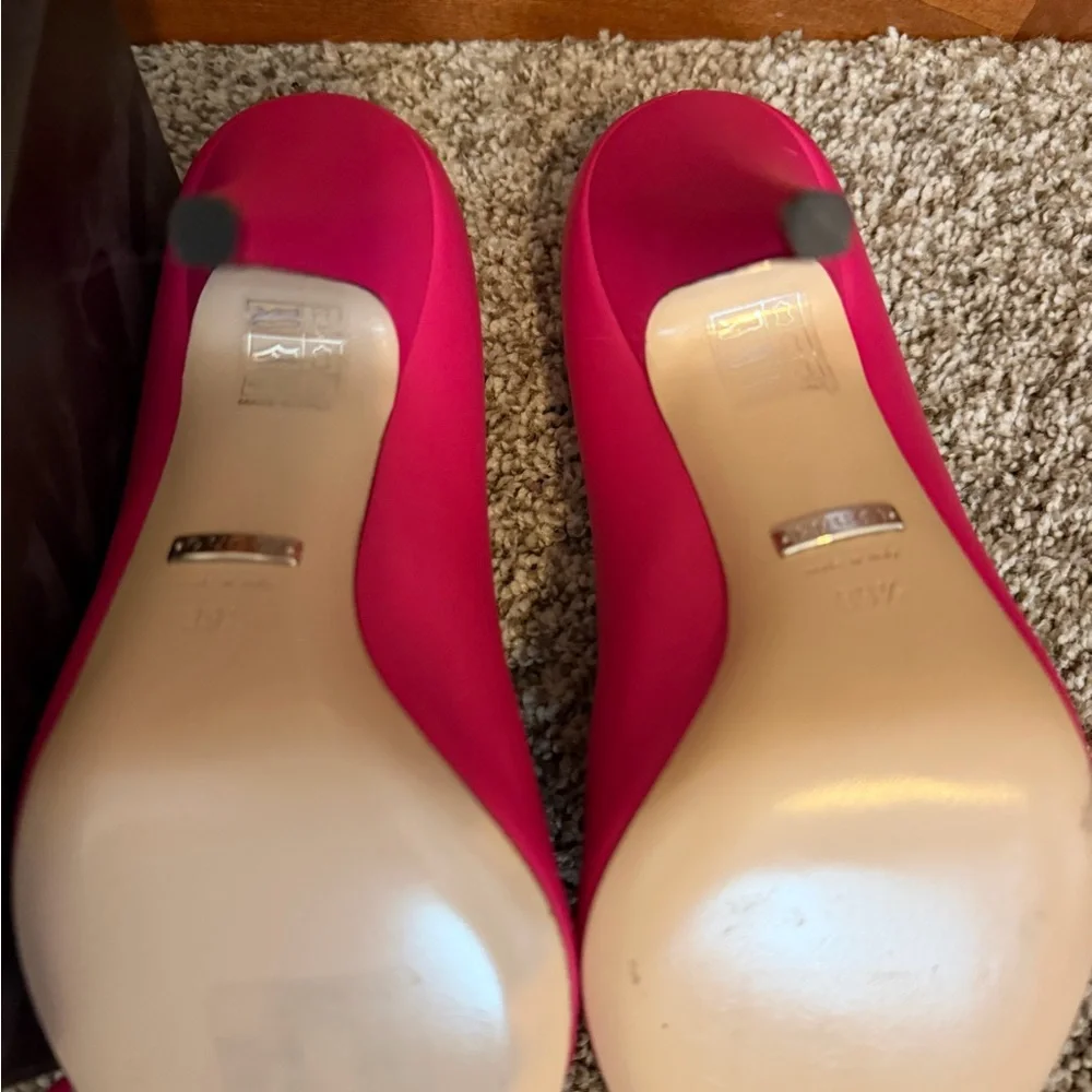 Gucci Hot Pink Pointed-Toe Bow Pumps - Picture 7 of 16